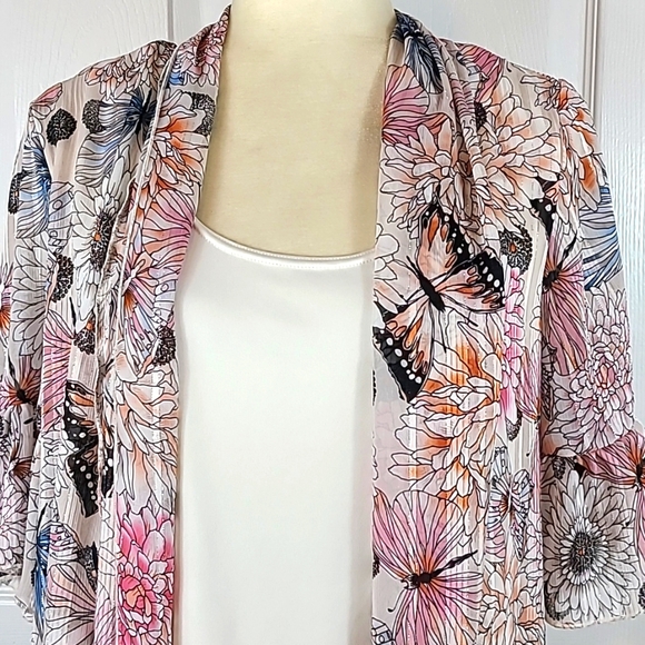 Sara Michelle Cardigan and Attached Shell - Picture 2 of 13